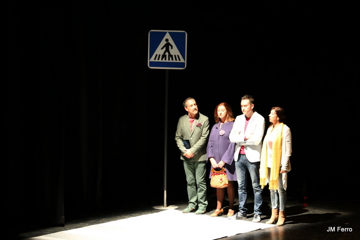 Éxito de la representación teatral solidaria con AVANZAX del grupo de teatro del Colegio de Abogados de Granada